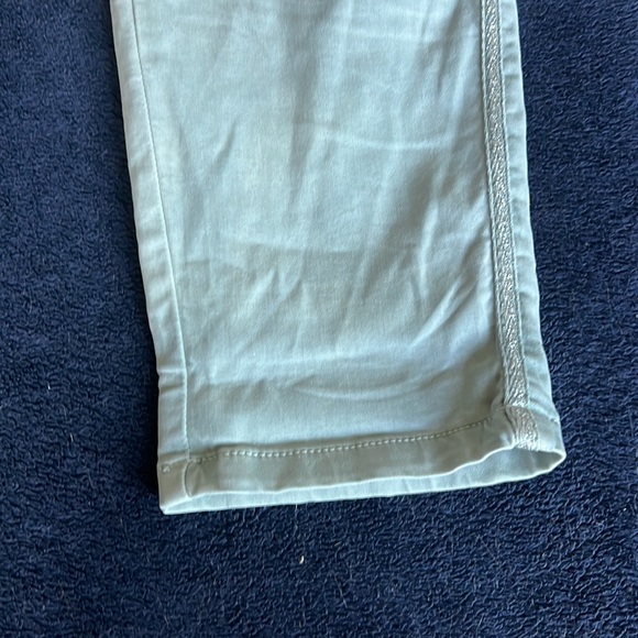 Gorgeous light green jeans - Picture 4 of 5